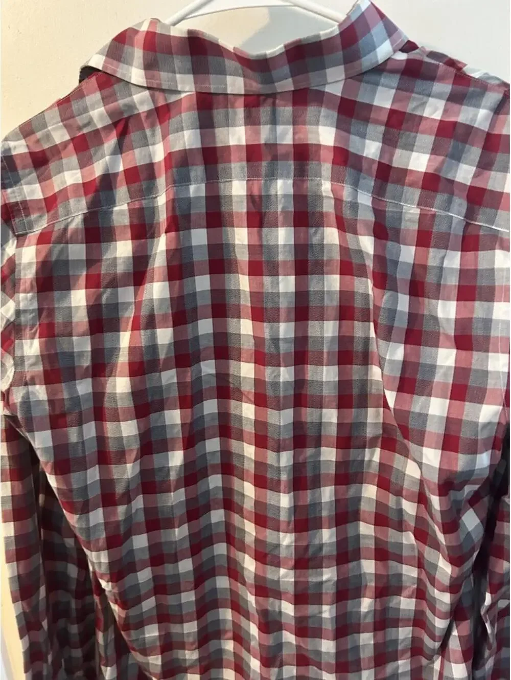 Banana Republic 100% cotton red,white,gray plaid button-up shirt in size M